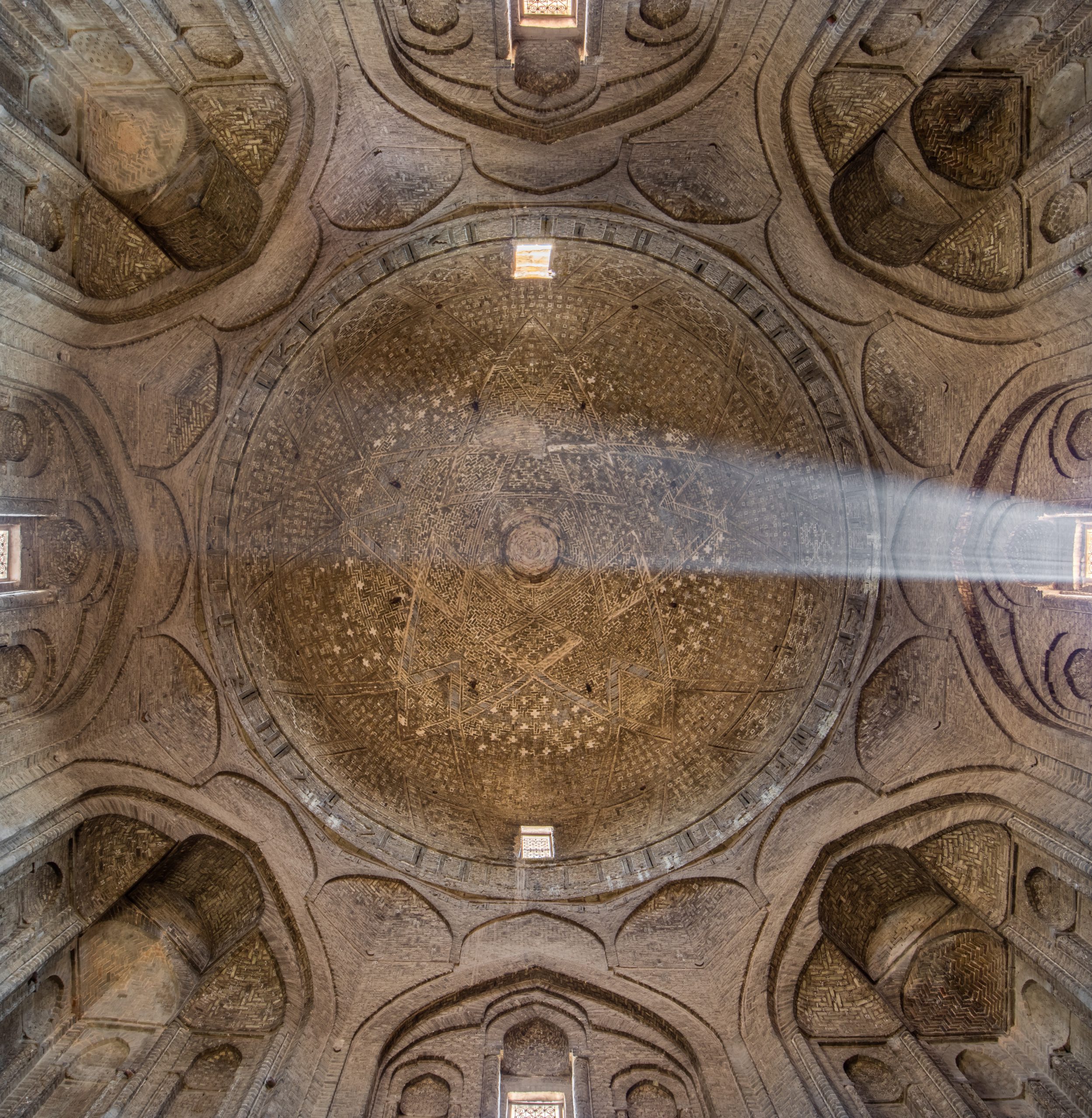 Gran_Mezquita_de_Isfahán,_Isfahan,_Irán,_2016-09-19,_DD_43-45_HDR_Alt